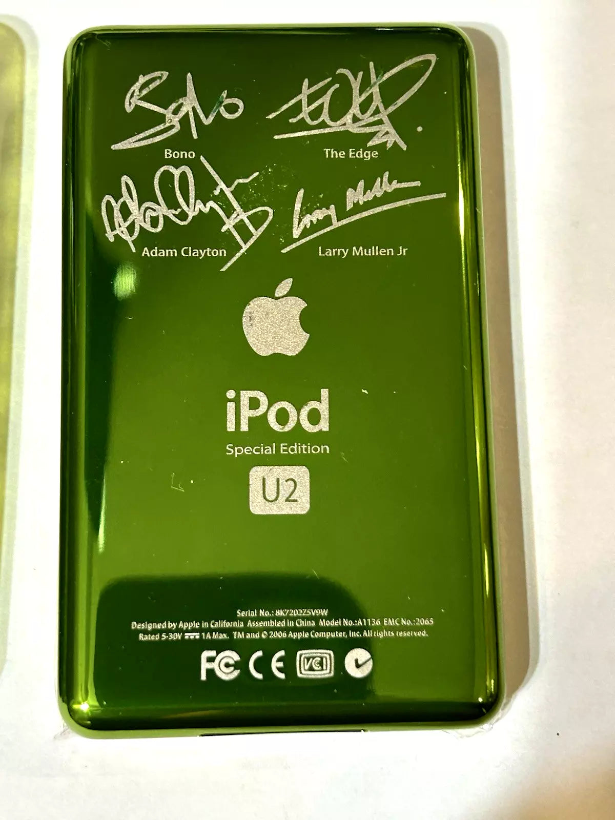 Bluetooth modded Apple iPod Classic 5th Green Slime U2 Back Upgraded with 2TB SSD, Custom Media Player , USB C mod upgrade (2TB 3000 mAh)
